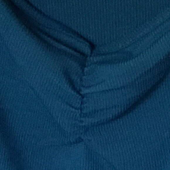 RUE + WOMEN'S SWEETHEART NECKLINE WITH TRUMPET SLEEVES SIZE 4X - Picture 3 of 7